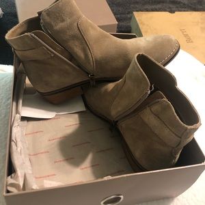 Bootie by Franco Fortini